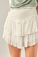 Load image into Gallery viewer, TANYA FLOWER TRIM DETAIL SKORT