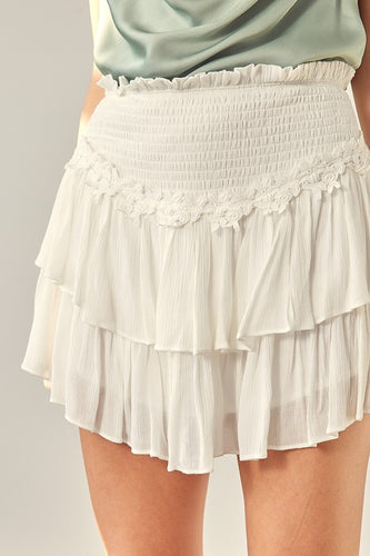 TANYA FLOWER TRIM DETAIL SKORT